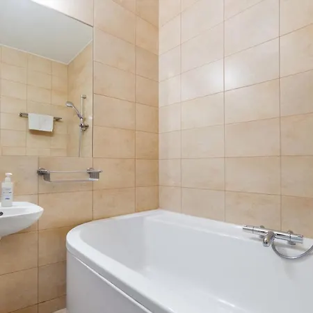 Plaza I, Sun & Snow *