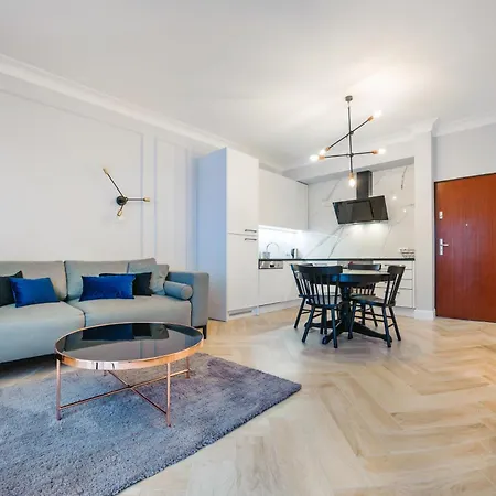 Plaza I, Sun & Snow *