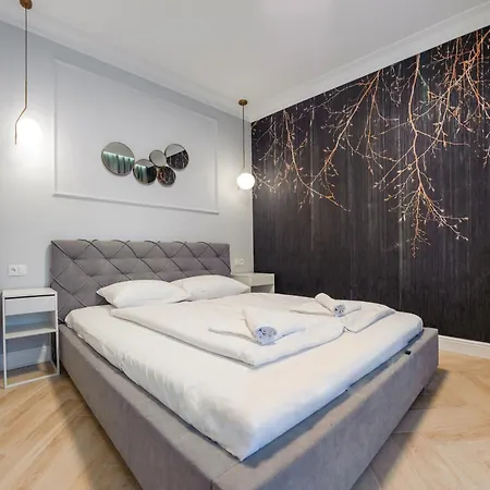 Plaza I, Sun & Snow *