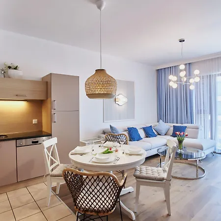 Plaza I, Sun & Snow *