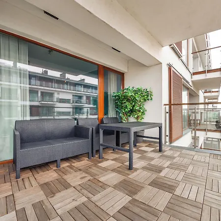 Plaza I, Sun & Snow *