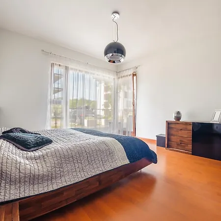 Plaza I, Sun & Snow *