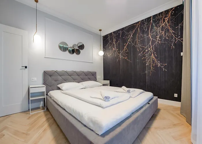 Plaza I, Sun & Snow *