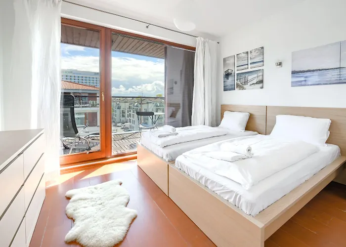 Plaza I, Sun & Snow *