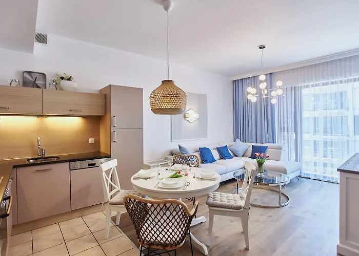 Plaza I, Sun & Snow *