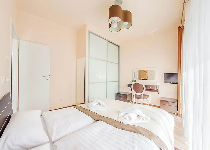 Plaza I, Sun & Snow Apartment *