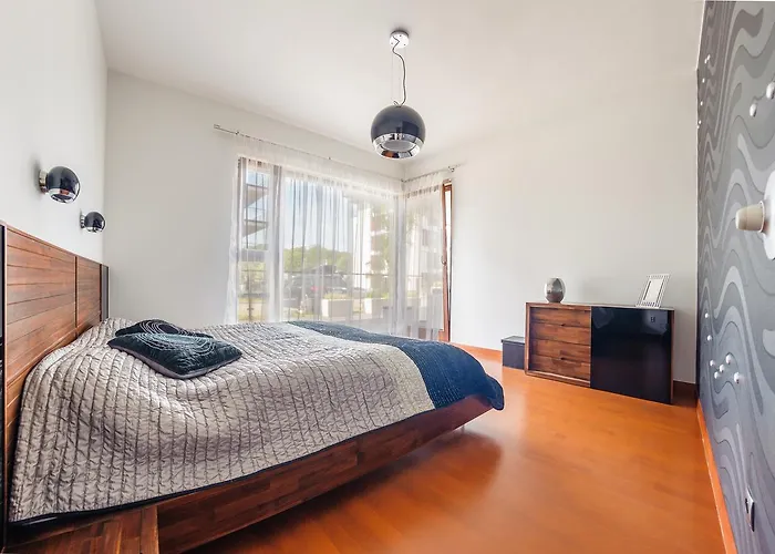 Plaza I, Sun & Snow *