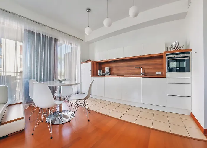 Plaza I, Sun & Snow Apartment *