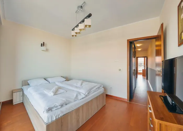 Apartment Plaza I, Sun & Snow